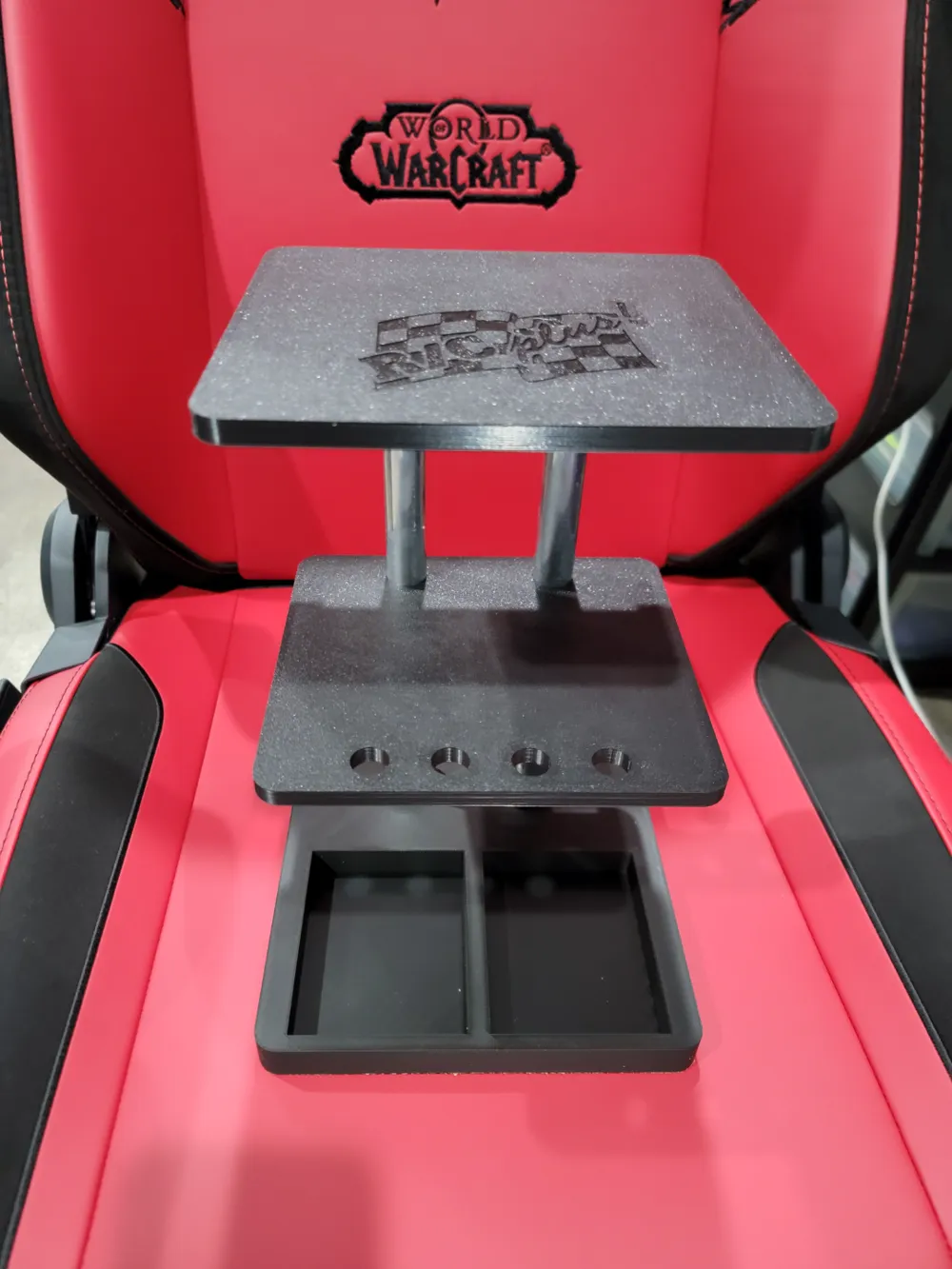 1/10th R/C race car stand. by Erik MakerWorld: Download Free 3D Models