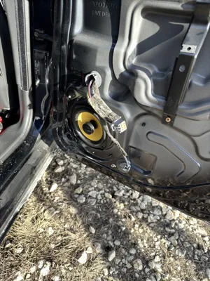 Aftermarket speaker mounting plates for p2 Volvos