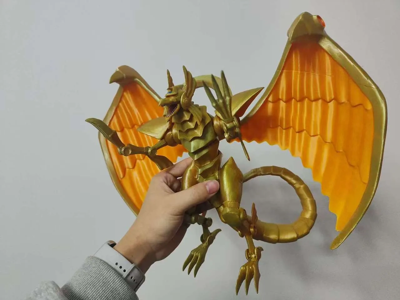 Yu-Gi-Oh! Três Deuses - Dragão Alado de Rá - Modelo gratuito para