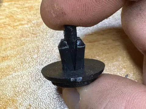 3D Model of Toyota Clip