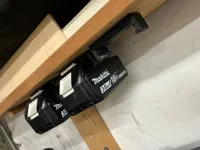 Support d'étagère pour batterie Makita 18V — photo 1