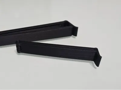 Bag sealing clips