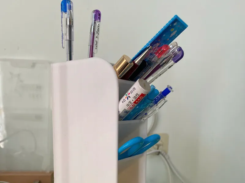 Vertical Pen Holder
