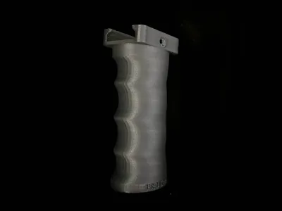 Profiled tactic grip | Ris rail