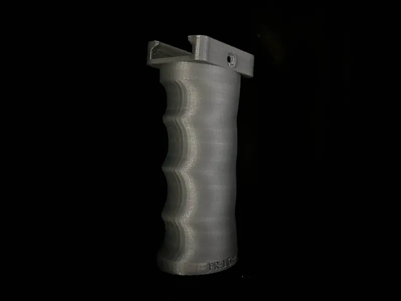 Profiled tactic grip | Ris rail