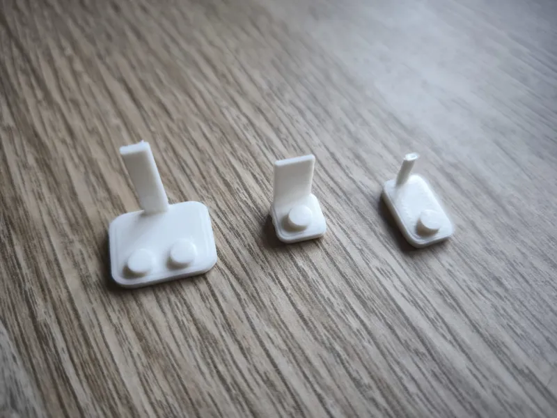 Supports for ladrillo figures 