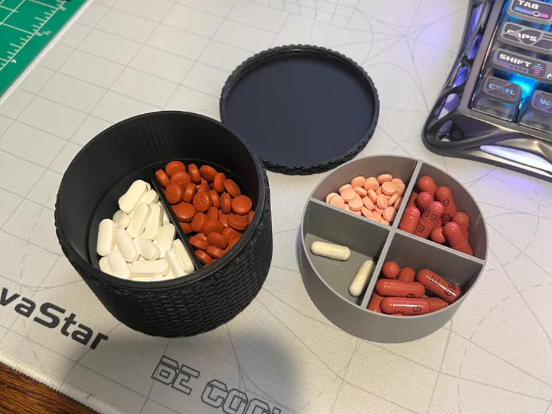 Pill organizer 6 compartments 