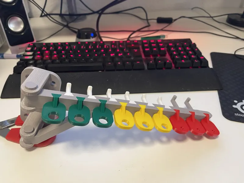 Foldable tool holder