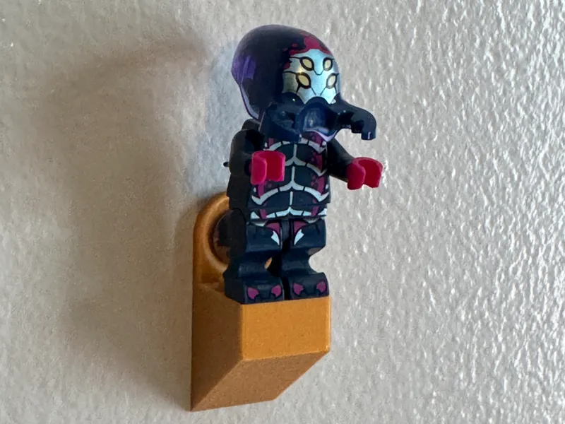 LEG0 Figure wall mount