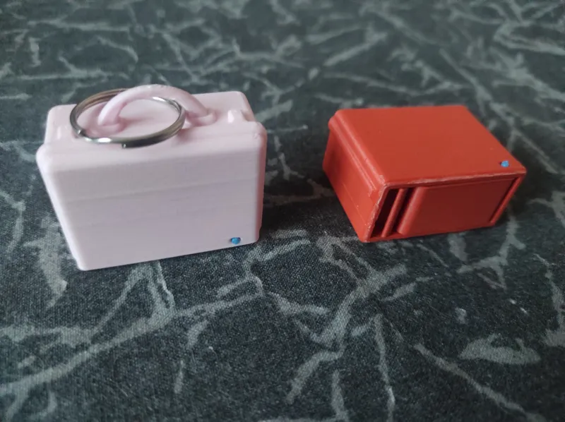 Suitcase container keychain