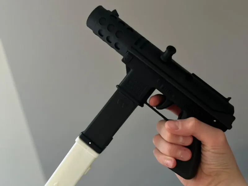 Tec-9 disc shooter magazine connector