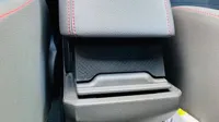 Pièce d'ajustement pour accoudoir Ford Kuga DM2 — photo 1
