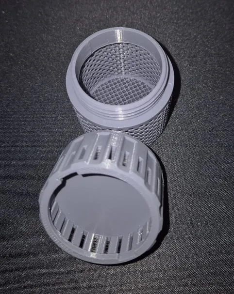 Desiccant Canister with Hydrometer air intakes.