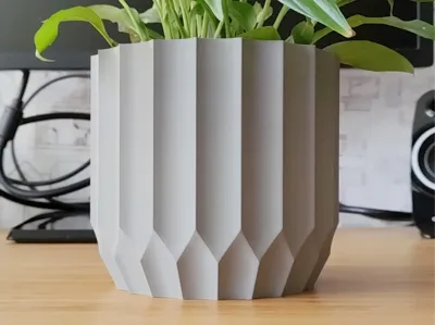 simple minimalistic flower pot