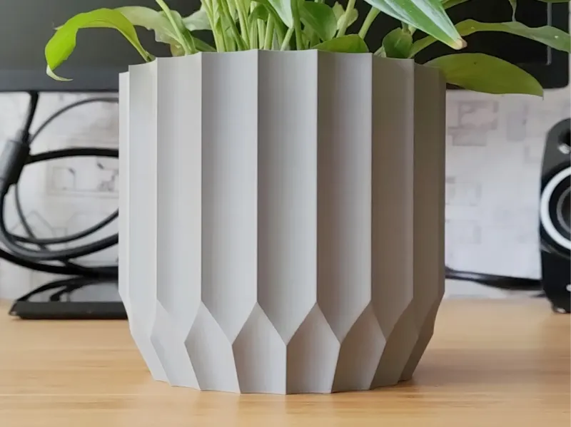 simple minimalistic flower pot