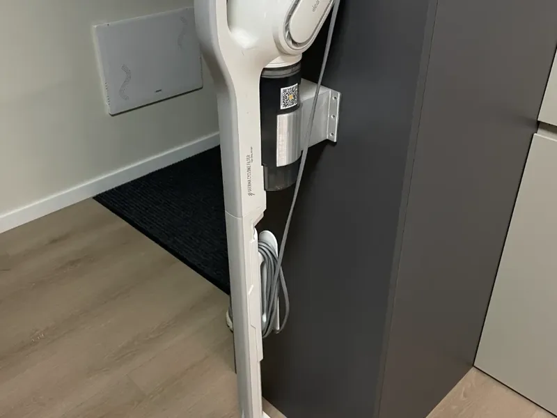 德尔玛吸尘器壁挂支架（vacum cleaner mounting base)
