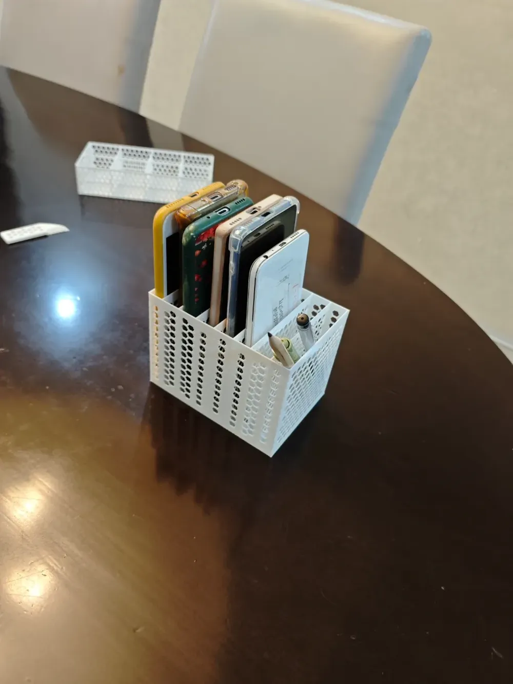 Cell Phone Organizer Honeycomb Design Space-Saving Stand for Vertical ...