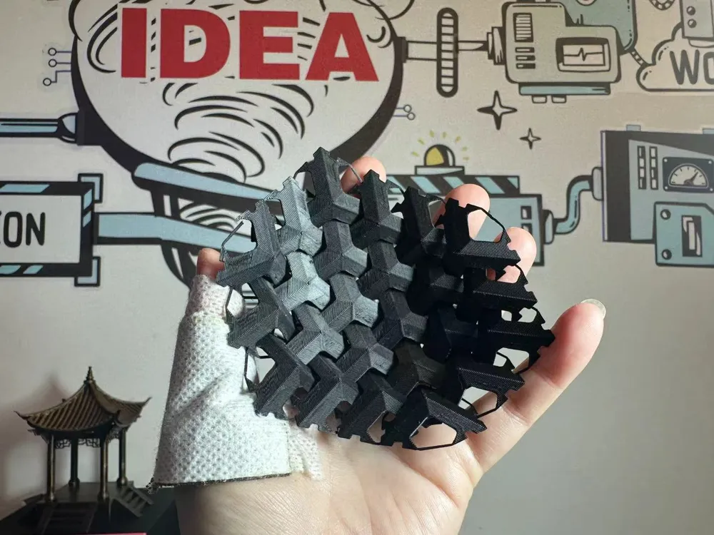 Triangular Soft Armor Chainmail Articulated One-Piece 3D Printing Demo ...