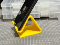 Support téléphone rayé minimaliste — photo 1