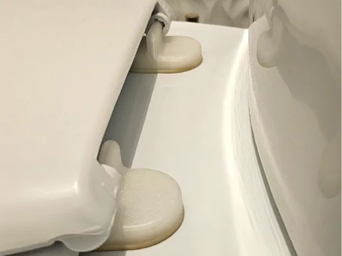 Fixing the toilet lid (universal)