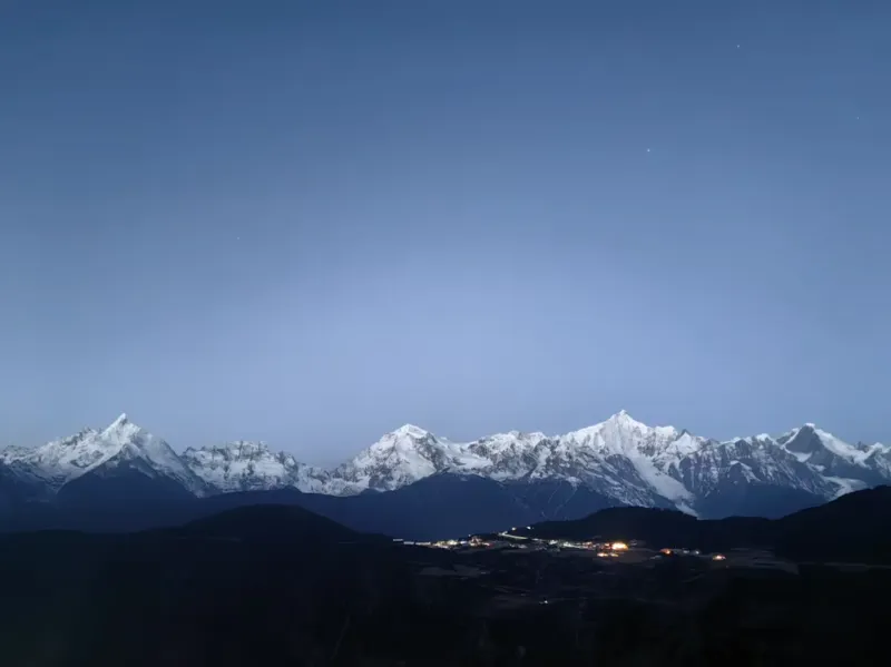 梅里雪山模型 雪山地形图