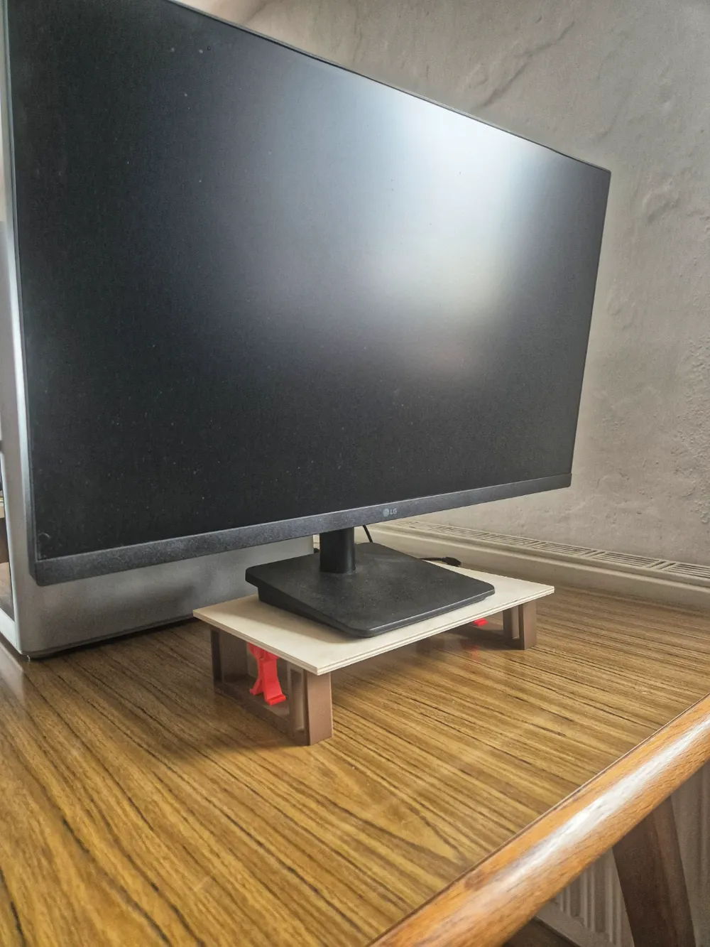 Figure Monitor Stand by Michi - MakerWorld