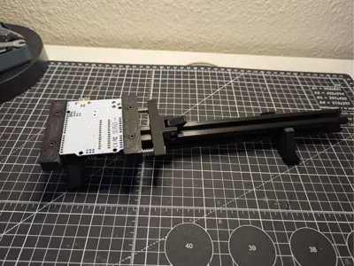Thickvise: 2020 T-slot extrusion PCB Vise
