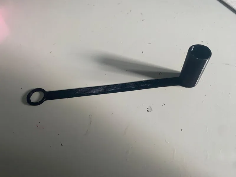 Cap with anti-leak strap