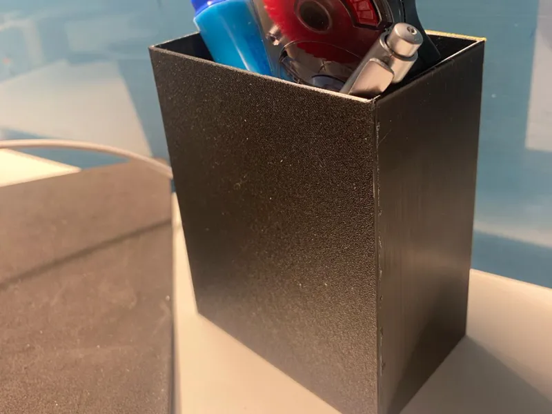 Pen holder