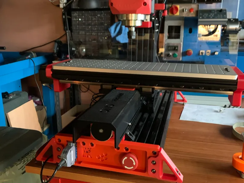 Parte anteriore e posteriore unico pezzo Milo cnc