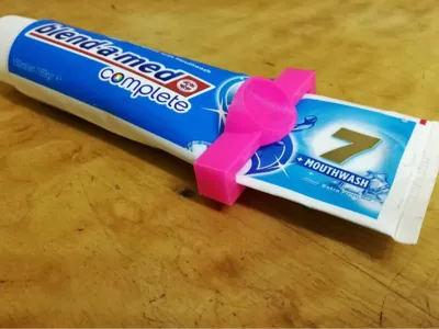 toothpaste squeezer