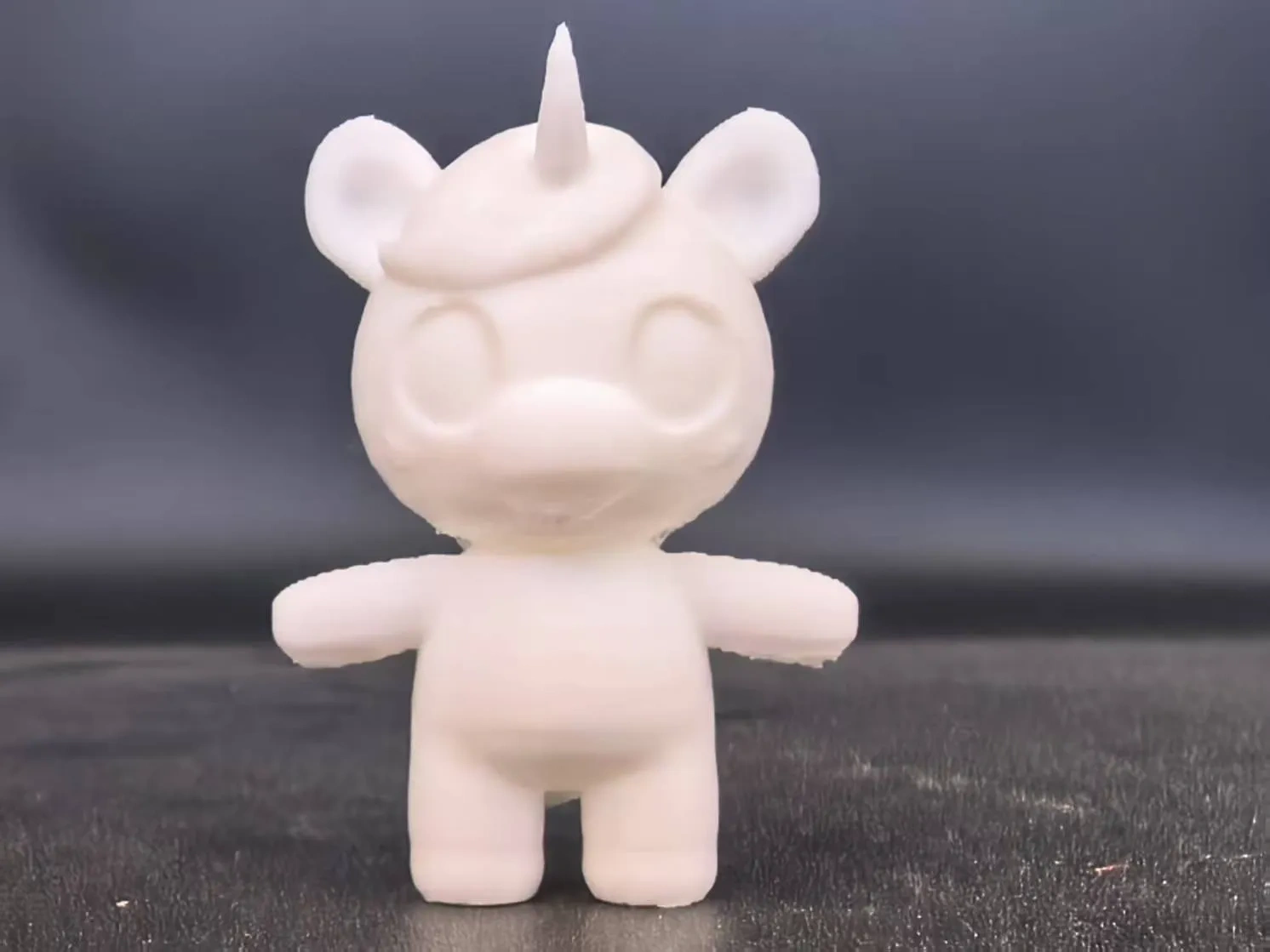 Showman ® Pony Unicorn main image 1