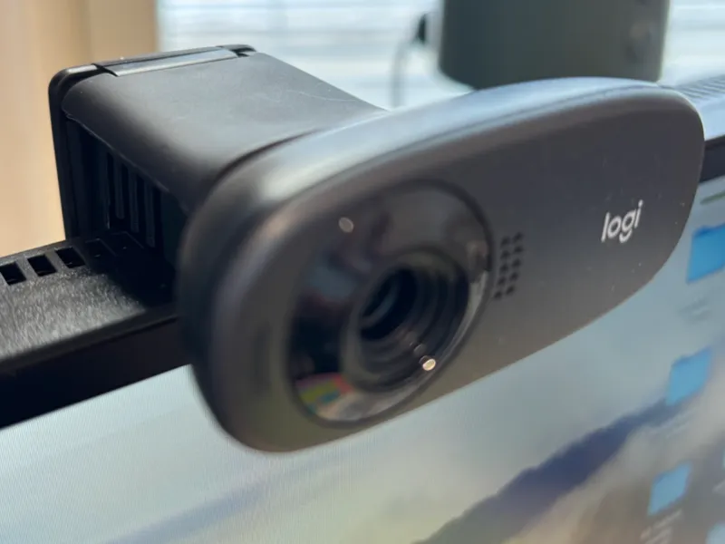 Webcam clip
