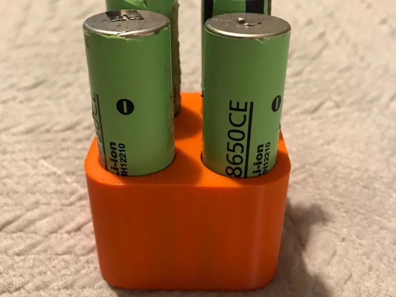 18650 4 Battery Storage