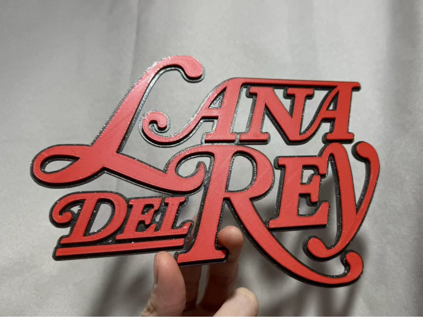 Lana del Rey'in logo süsleri