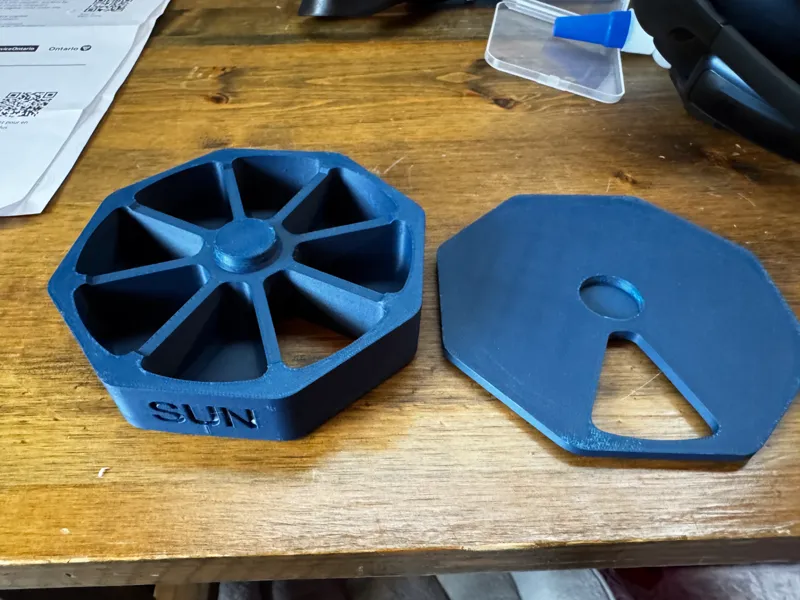 Rotating Pill Organizer with Embedded Magnets