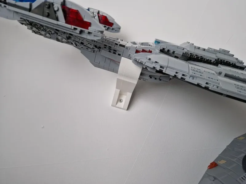 Bluebrixx Star Trek Enterprise E Wall Mount