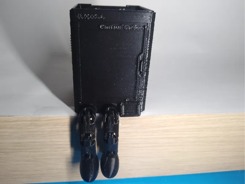Centauri Carbon with legs