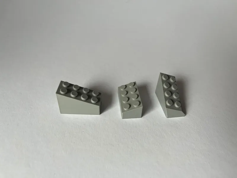 Bent bricks for the stand star wars