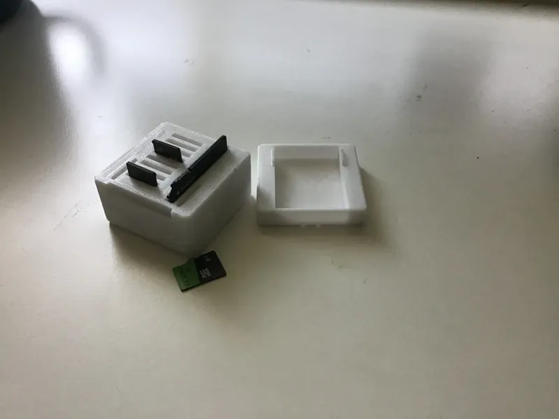 SD card holder