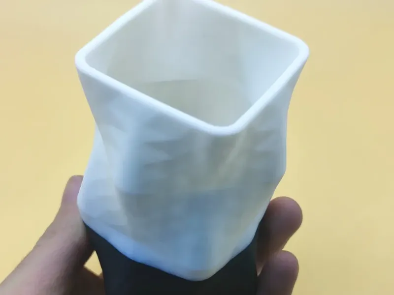 奇怪的笔筒