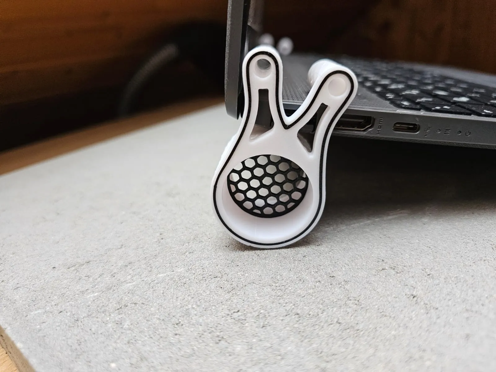 Inlay In Riser Laptop Riser with Design Inlays by Oxaspa MakerWorld: Download Free 3D ...