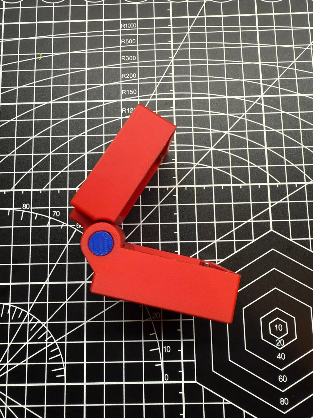 Small Storage Box with Magnetic Closure - Free 3D Print Model - MakerWorld