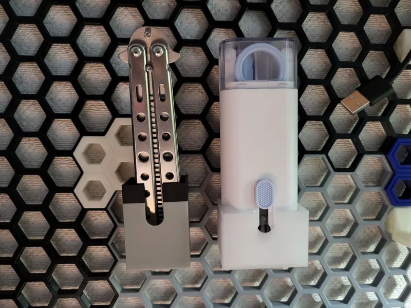 Honeycomb wall M3 holders