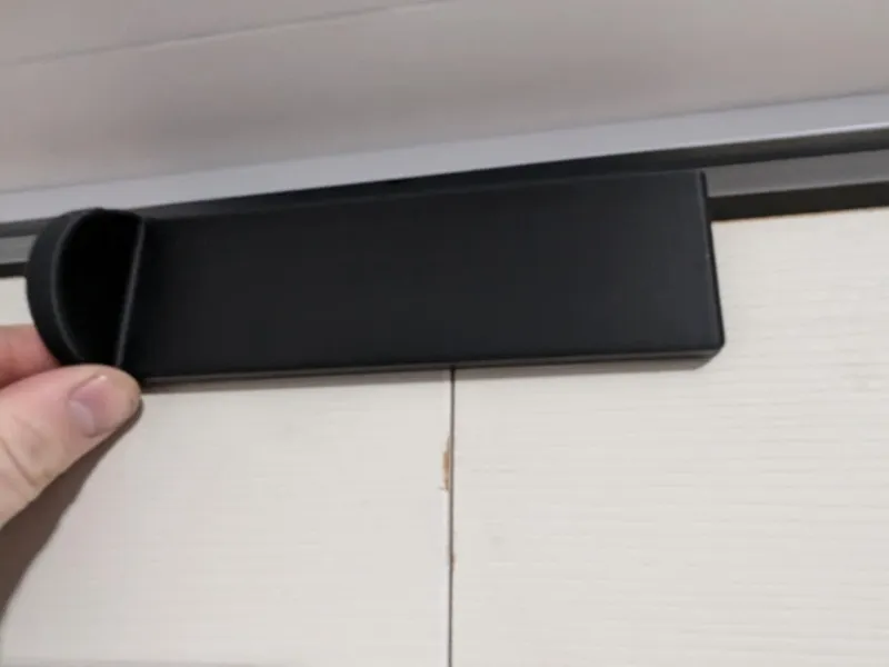 Accordion closet door lock