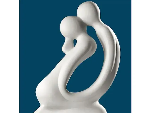 Kissing Sculpture