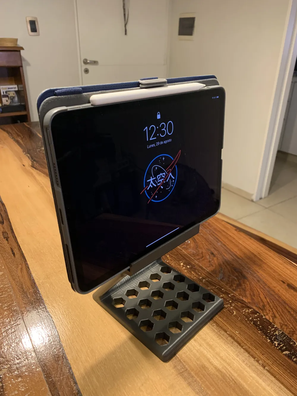 Ipad Maker Machine Ipad stand by Fusion_Layer - MakerWorld