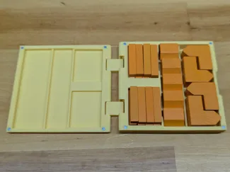 Catan Piece Holder - 360° Hinge + Magnetic Closure