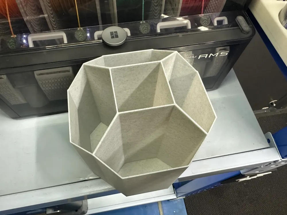 Octagonal Holder Desktop Octagonal Pen Holder (Printable on A1 mini) by Miao Jiabo ...