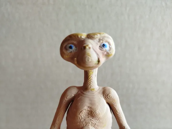 E.T. l'extraterrestre, 150 mm